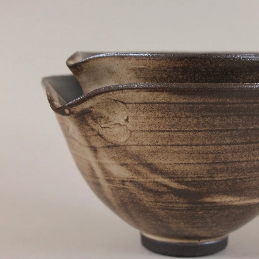 Black Rutile Pouring Bowl