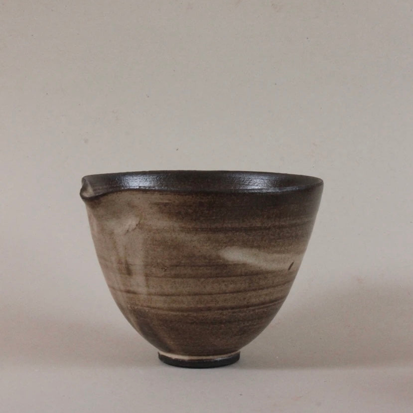 Black Rutile Pouring Bowl