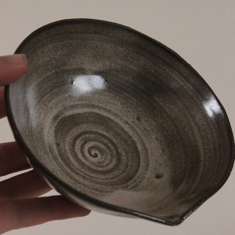 Black Rutile Pouring Bowl