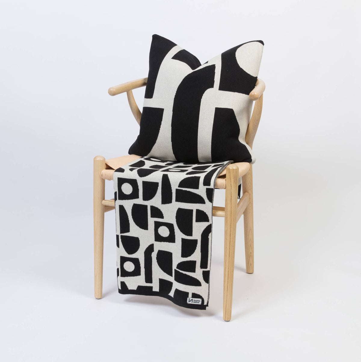 Cotton Knit Throw Pillow Cushion Cover - Bruten Mono