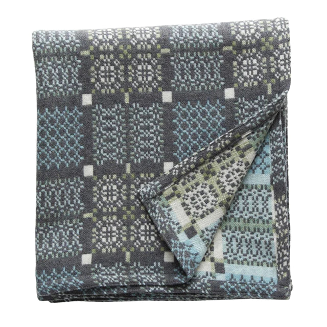 Knotgarden Throw