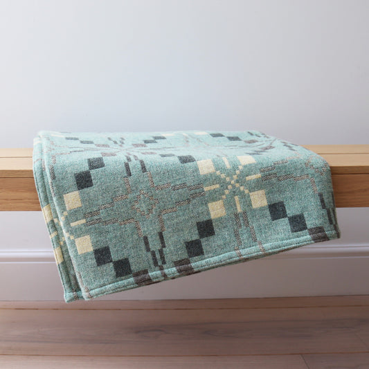 Melin Tregwynt Vintage Star Throw – Mint Green Wool Blanket