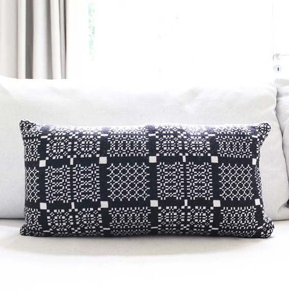 Knotgarden Cushion